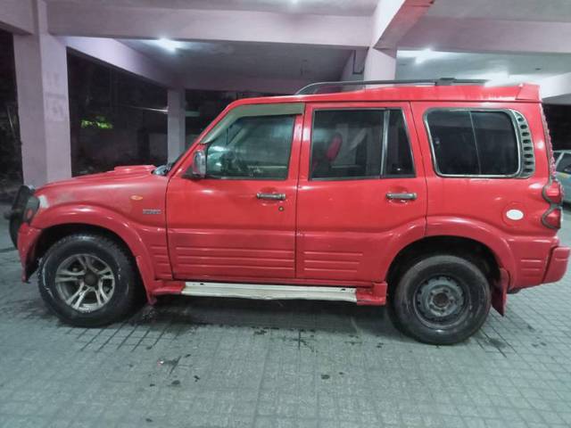 https://images10.gaadi.com/usedgaadi-sellcar/UsedCar/f514241ea/5e6978e5-f0f7-44a6-ab0d-cac9f5b1e599.jpg?imwidth=6400