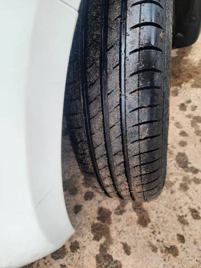 https://images10.gaadi.com/usedgaadi-sellcar/UsedCar/f514af5da/cac03ccd-2e54-4afc-9723-76d8d440cbc6.jpg?imwidth=6401