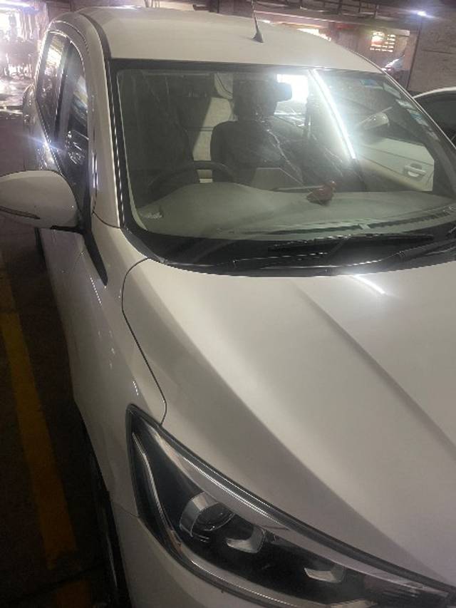 https://images10.gaadi.com/usedgaadi-sellcar/UsedCar/f514f86ea/3f9e2f34-9903-4340-9e48-74777ecea342.jpeg?imwidth=6402