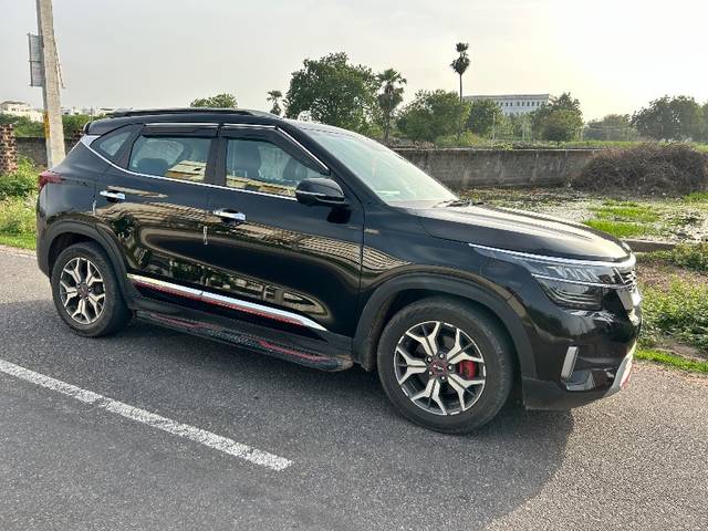 https://images10.gaadi.com/usedgaadi-sellcar/UsedCar/f515a193a/dce6301e-8a06-43d1-8428-da5d4fa42621.jpeg?imwidth=6400