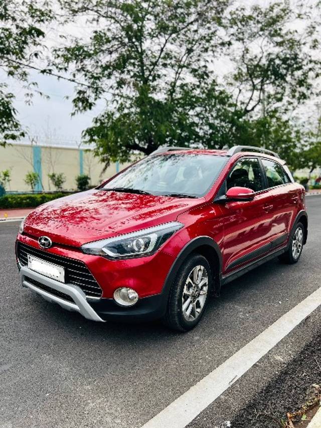 https://images10.gaadi.com/usedgaadi-sellcar/UsedCar/f515d89fa/a21dfc43-f639-4135-ad83-c3c7461dfd8e.jpeg?imwidth=6402