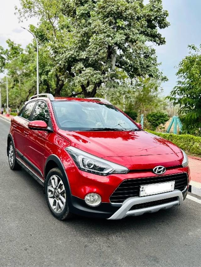 https://images10.gaadi.com/usedgaadi-sellcar/UsedCar/f515d89fa/e2ad2cb4-15d8-48f5-a49e-a3cc13afc7d1.jpeg?imwidth=6400