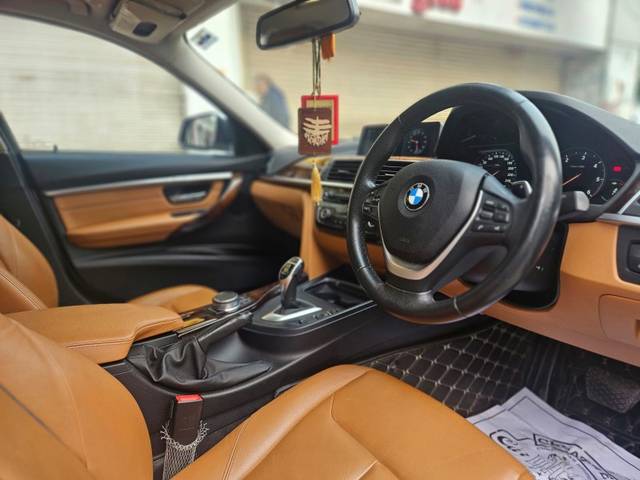 https://images10.gaadi.com/usedgaadi-sellcar/UsedCar/f51622e3a/a7be43f6-4a81-4906-9f47-a57bdfd6f867.jpg?imwidth=6402