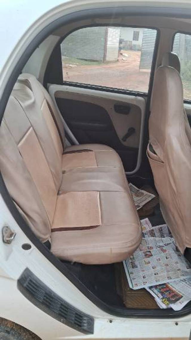 https://images10.gaadi.com/usedgaadi-sellcar/UsedCar/f516a23aa/e519cf2c-aa11-42d1-bd7a-491e72cb4993.jpg?imwidth=6402