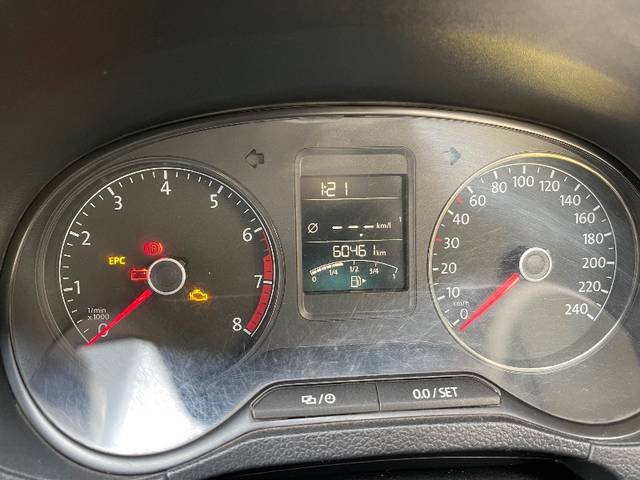 https://images10.gaadi.com/usedgaadi-sellcar/UsedCar/f516c2a4a/0a400ce0-2b1b-49a6-91a9-f759415acc7c.jpg?imwidth=6401