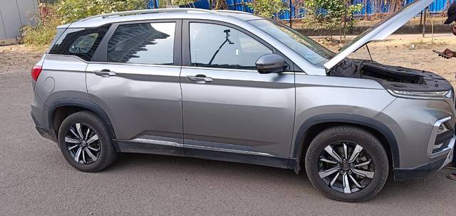 https://images10.gaadi.com/usedgaadi-sellcar/UsedCar/f516d8e3a/7f8216e4-8814-4c74-a909-faa191471899.jpg?imwidth=6401