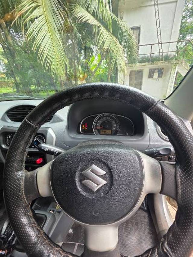 https://images10.gaadi.com/usedgaadi-sellcar/UsedCar/f5175812a/9cc65095-b73f-4384-94be-b3a9435e9169.jpg?imwidth=6401