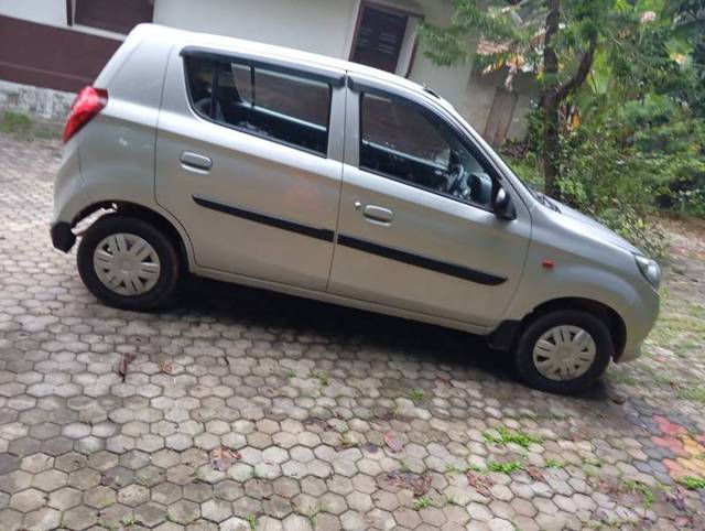 https://images10.gaadi.com/usedgaadi-sellcar/UsedCar/f5175812a/fd32cdbb-adb0-427d-bd0f-ba255cb8d851.jpg?imwidth=6402