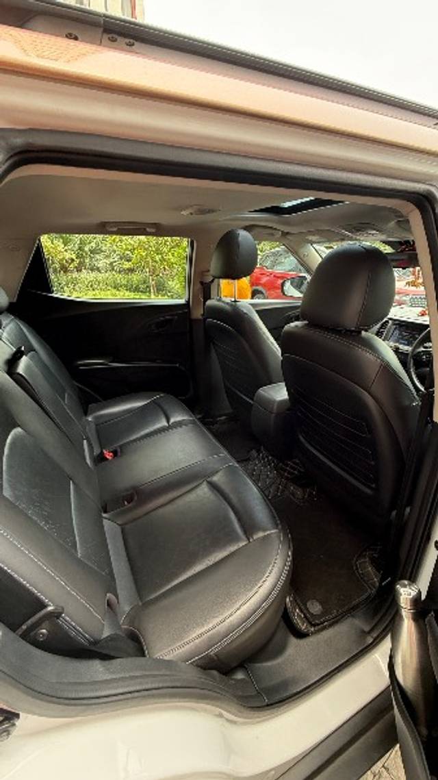 https://images10.gaadi.com/usedgaadi-sellcar/UsedCar/f51766e7a/5818f682-278a-402a-a0ca-9306ad3eac9e.jpeg?imwidth=6402