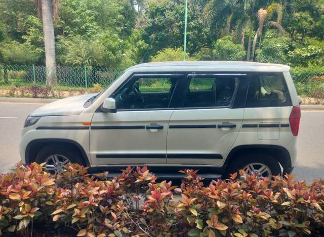 https://images10.gaadi.com/usedgaadi-sellcar/UsedCar/f517cbe5a/a139a509-de00-4d35-8c53-db42003fb016.jpeg?imwidth=6402