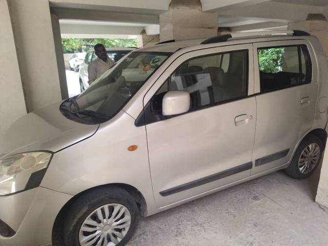 https://images10.gaadi.com/usedgaadi-sellcar/UsedCar/f518038ea/449a2e0a-11ec-4611-8946-9d4815bc607e.jpg?imwidth=6400