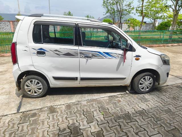 https://images10.gaadi.com/usedgaadi-sellcar/UsedCar/f5184f05a/2cdda9d2-e6ed-4f4b-ab68-3a529f666cf8.jpeg?imwidth=6401