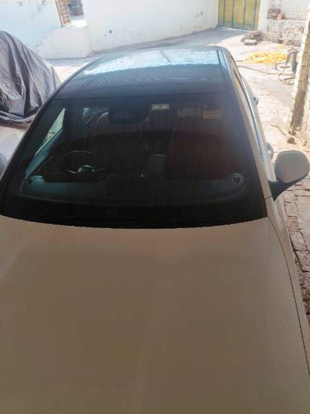 https://images10.gaadi.com/usedgaadi-sellcar/UsedCar/f518daa7a/63bc47d5-ff11-4bc9-834f-6959b2acba70.jpg?imwidth=6401