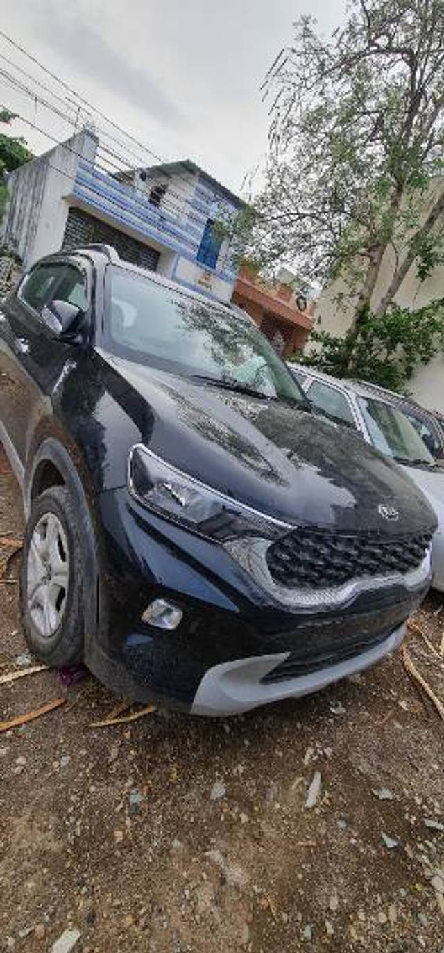 https://images10.gaadi.com/usedgaadi-sellcar/UsedCar/f518e154a/3c1c102a-bfee-4057-a8dd-58b04846a5cb.jpg?imwidth=6400