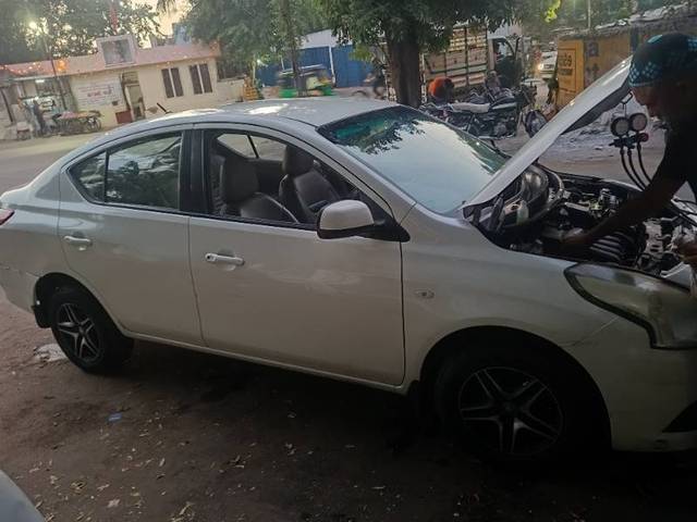 https://images10.gaadi.com/usedgaadi-sellcar/UsedCar/f51926c6a/8b642b6a-bfc0-4a9e-951a-a76fb6b18442.jpg?imwidth=6402