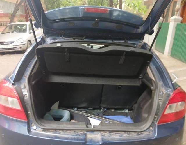 https://images10.gaadi.com/usedgaadi-sellcar/UsedCar/f519b5baa/8559d152-381e-4b62-a369-7810064e9afe.jpeg?imwidth=6402