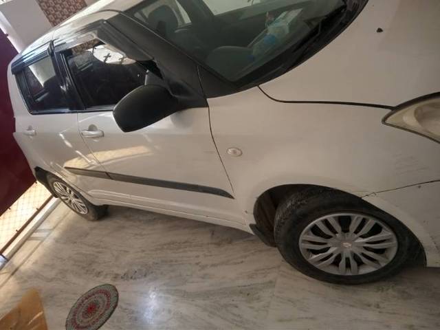 https://images10.gaadi.com/usedgaadi-sellcar/UsedCar/f519d8aba/c78487f2-4473-4e7f-80fd-6059dfe3d7bc.jpg?imwidth=6401