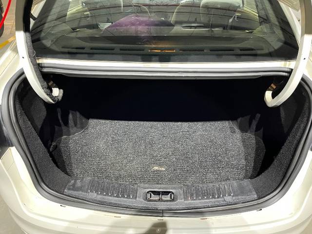 https://images10.gaadi.com/usedgaadi-sellcar/UsedCar/f519f98da/4825d3fd-9c0c-4bdc-9fe3-f80071e42b1b.jpeg?imwidth=6401