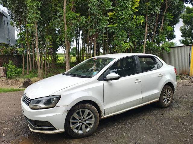 https://images10.gaadi.com/usedgaadi-sellcar/UsedCar/f51a0dc8a/8c598957-2b06-44fe-806c-2e58df3ca9cd.jpg?imwidth=6402