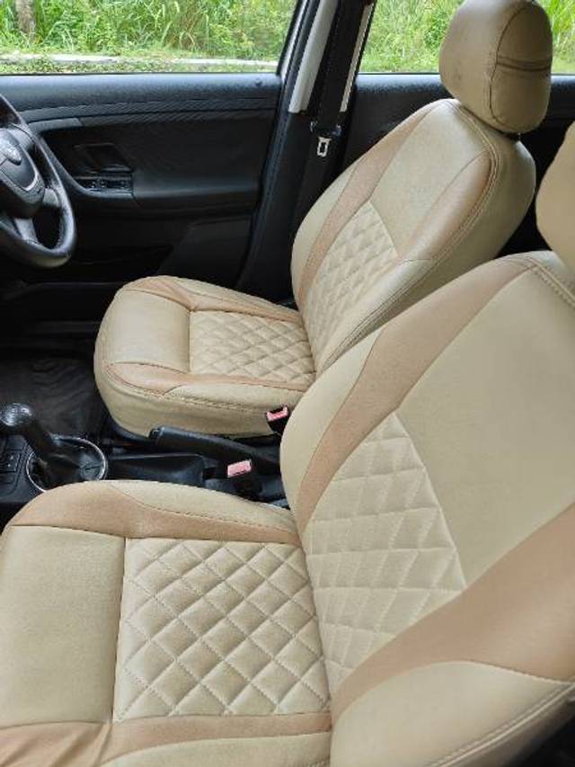 https://images10.gaadi.com/usedgaadi-sellcar/UsedCar/f51a921da/c50f304b-c174-4c0d-890e-b823dbb9aa0f.jpg?imwidth=6402
