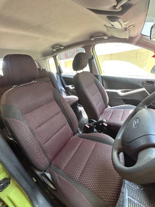 https://images10.gaadi.com/usedgaadi-sellcar/UsedCar/f51a9321a/ee59426f-1b87-41b2-9d70-7c84e01bcb08.jpeg?imwidth=6401