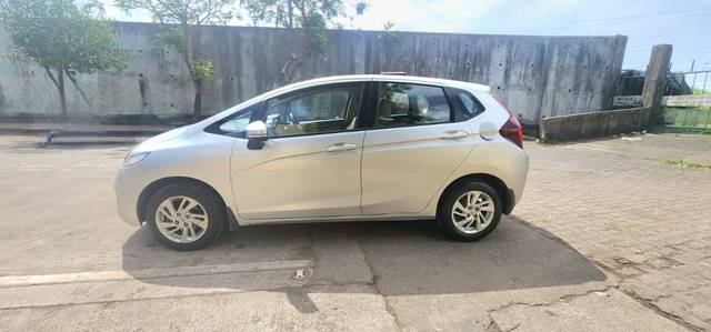 https://images10.gaadi.com/usedgaadi-sellcar/UsedCar/f51ad85ba/20ed23df-b0ec-4a51-b5c9-8c77ecb2111a.jpeg?imwidth=6402