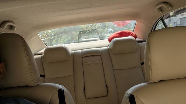 https://images10.gaadi.com/usedgaadi-sellcar/UsedCar/f51ba7cea/b7427597-5c0b-4ee8-b766-4acbdd95091e.jpg?imwidth=6402