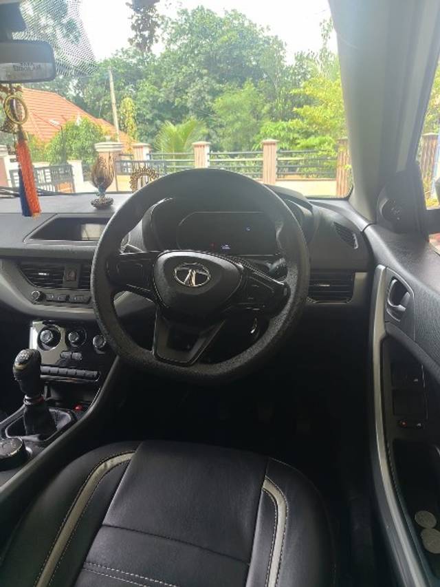 https://images10.gaadi.com/usedgaadi-sellcar/UsedCar/f51c2806a/f881292a-009a-452b-8233-681909b6968a.jpeg?imwidth=6401