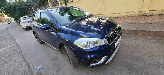 https://images10.gaadi.com/usedgaadi-sellcar/UsedCar/f51c9ea8a/0e6c6dda-326e-442d-bf27-46d0fe2fff78.jpg?imwidth=6400