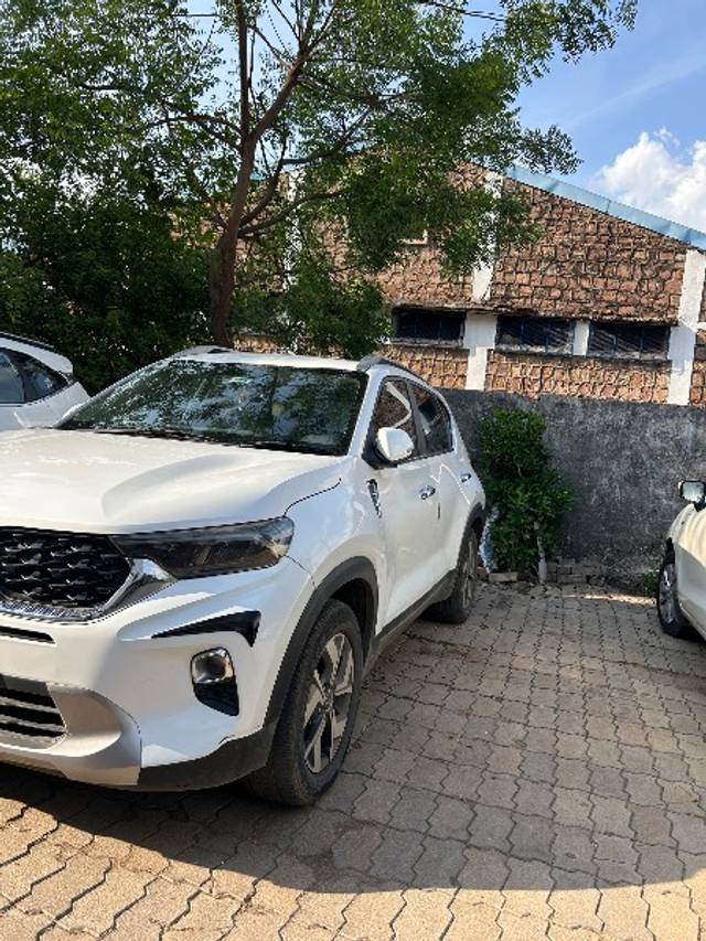 https://images10.gaadi.com/usedgaadi-sellcar/UsedCar/f51d07dea/9070a232-a5ba-4cfd-ad7c-82c5ade230e8.jpeg?imwidth=6400