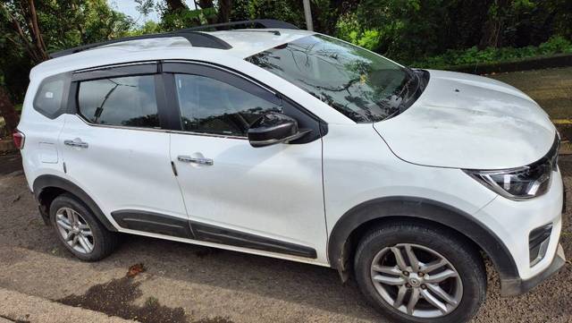 https://images10.gaadi.com/usedgaadi-sellcar/UsedCar/f51ddf39a/838c138b-274e-45e7-80ac-f4c6113843bc.jpg?imwidth=6401