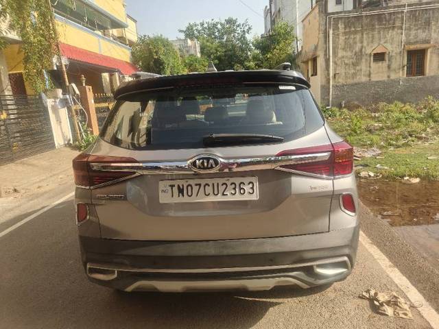 https://images10.gaadi.com/usedgaadi-sellcar/UsedCar/f51e10b8a/2a50d17e-4a5f-41df-8ea3-1c07d0f49bf4.jpg?imwidth=6401