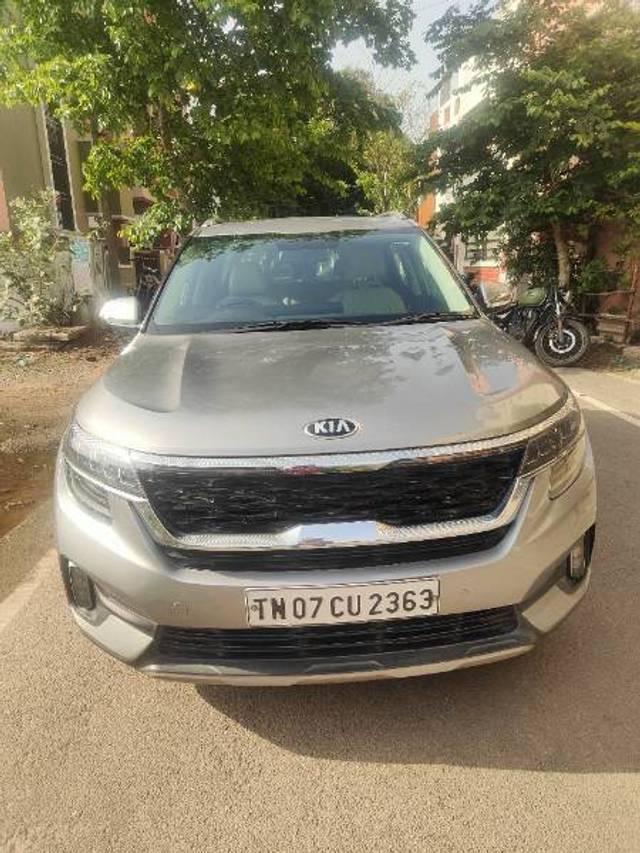 https://images10.gaadi.com/usedgaadi-sellcar/UsedCar/f51e10b8a/e2b48a7c-9200-4c55-8d8a-fe082505d8b0.jpg?imwidth=6400
