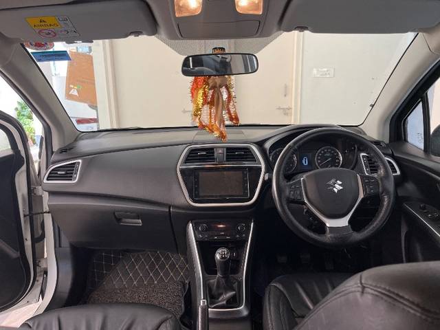 https://images10.gaadi.com/usedgaadi-sellcar/UsedCar/f51e38d4a/d4c58b08-1719-49fc-9fe1-3ed07e232624.jpg?imwidth=6400