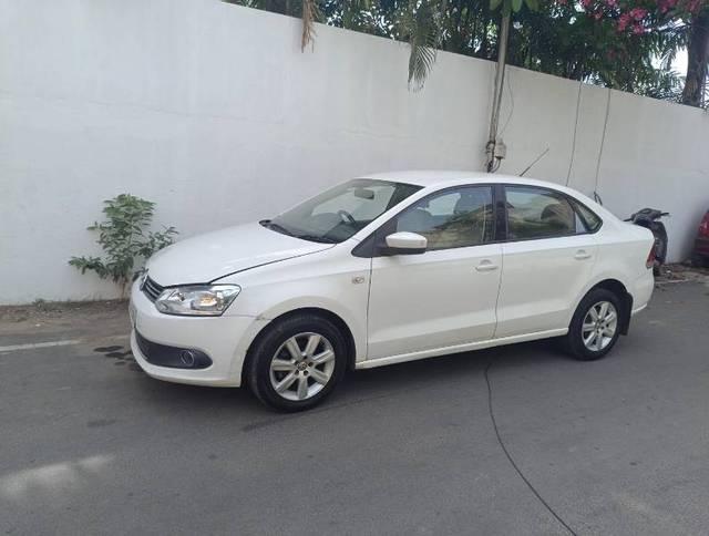 https://images10.gaadi.com/usedgaadi-sellcar/UsedCar/f51e531ba/9fbeac72-ec2e-4ff9-8e72-439d8adcbc63.jpg?imwidth=6400