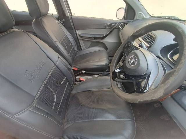 https://images10.gaadi.com/usedgaadi-sellcar/UsedCar/f51e8bfda/27148332-005f-4bfe-8f82-2e7b70e30c60.jpg?imwidth=6402