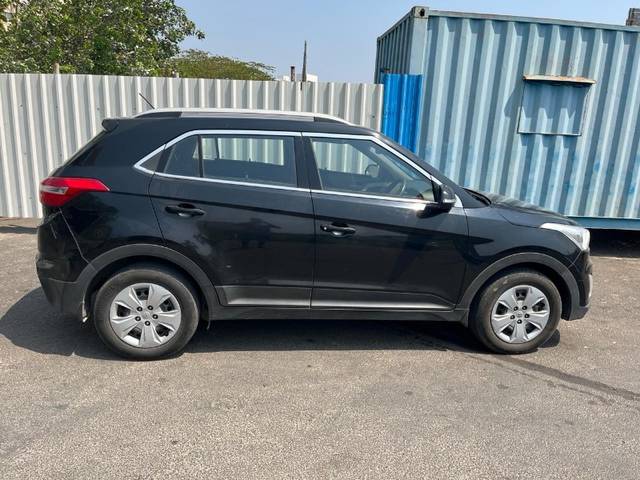 https://images10.gaadi.com/usedgaadi-sellcar/UsedCar/f51f1d4ba/40f40619-0cec-4752-9e35-262bde257305.jpeg?imwidth=6401