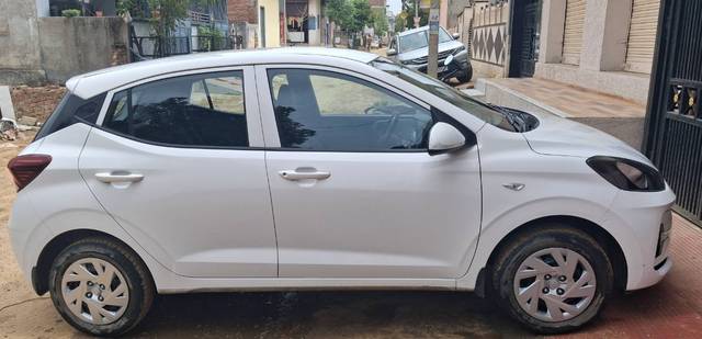 https://images10.gaadi.com/usedgaadi-sellcar/UsedCar/f51f6d28a/fdee8f31-25f0-4925-95f7-ca8a80b63d7c.jpg?imwidth=6400