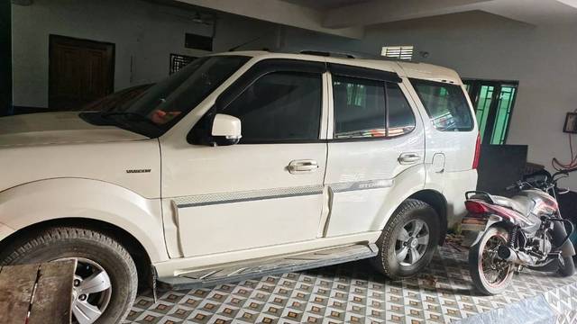 https://images10.gaadi.com/usedgaadi-sellcar/UsedCar/f51fd898a/5c1e8a89-1295-4fd4-988d-e319a09e09f4.jpg?imwidth=6402
