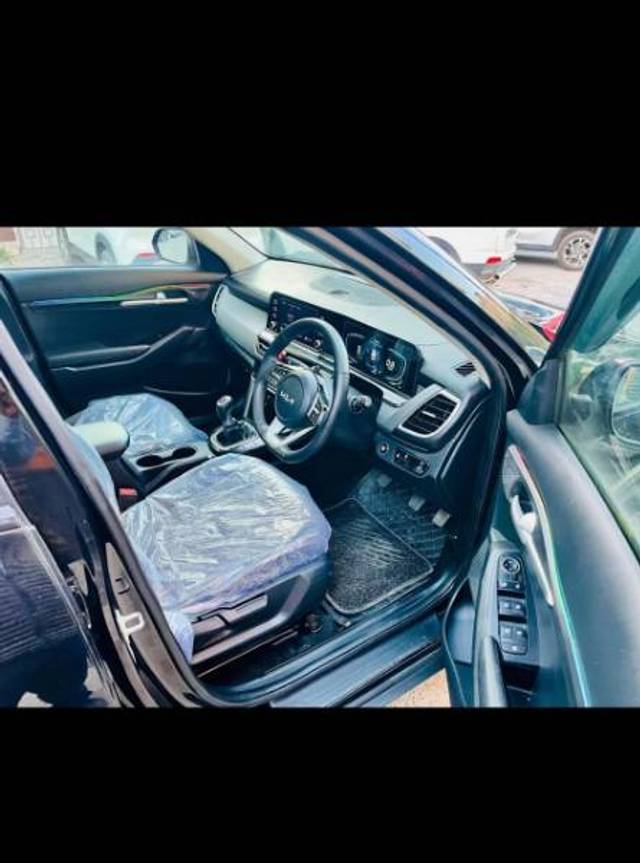 https://images10.gaadi.com/usedgaadi-sellcar/UsedCar/f51ff190a/4fbff14c-ee5f-4b40-a475-6186ac4b8c66.jpg?imwidth=6402