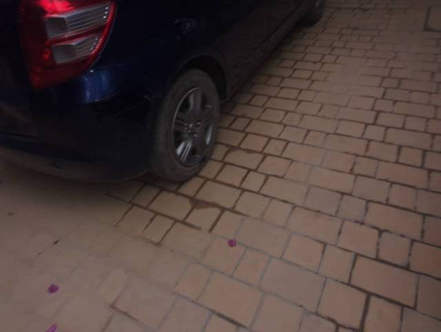 https://images10.gaadi.com/usedgaadi-sellcar/UsedCar/f5200942a/5b4f8d45-6afb-44c4-88ad-33011fbafbcd.jpg?imwidth=6402