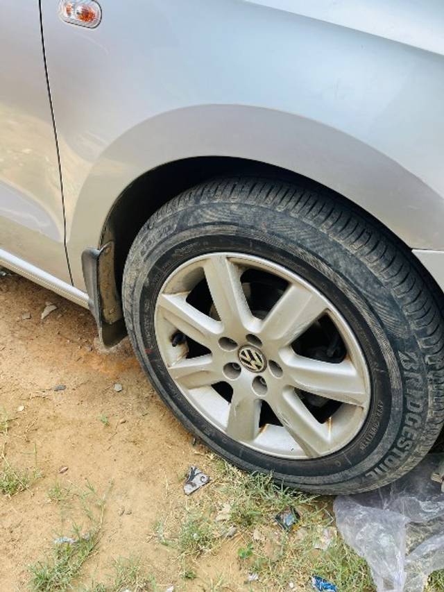 https://images10.gaadi.com/usedgaadi-sellcar/UsedCar/f5200a6ea/6cabbfcb-4e7e-4859-9a4b-c9b6f5b9cddf.jpeg?imwidth=6401