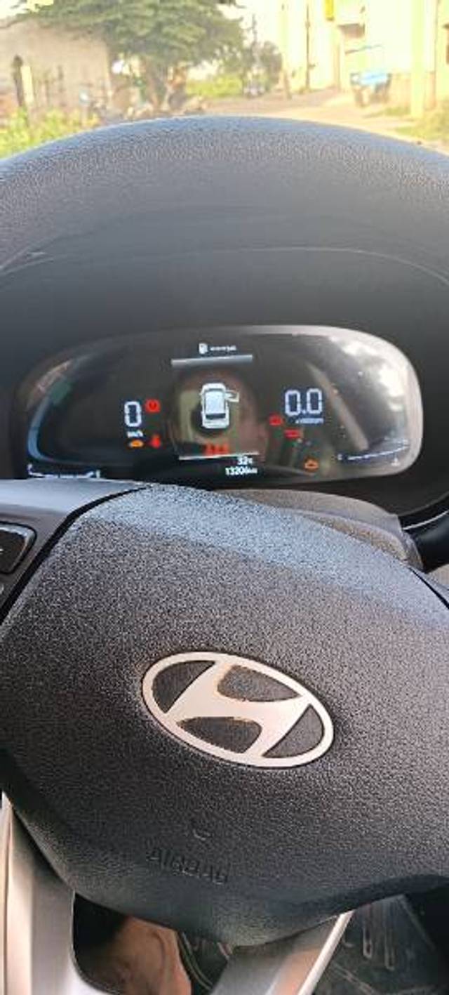 https://images10.gaadi.com/usedgaadi-sellcar/UsedCar/f5200bf3a/3892de4a-2cfa-4445-93b3-a137ecab7461.jpg?imwidth=6401