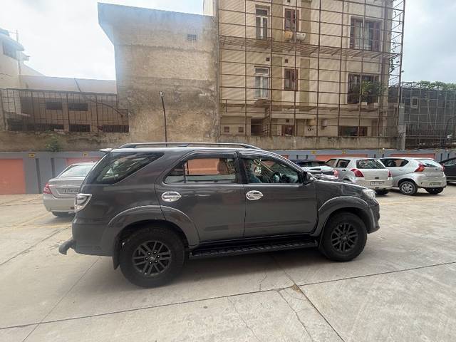 https://images10.gaadi.com/usedgaadi-sellcar/UsedCar/f5204616a/6457dac0-9574-43fa-95f3-4dc4945c6560.jpeg?imwidth=6402