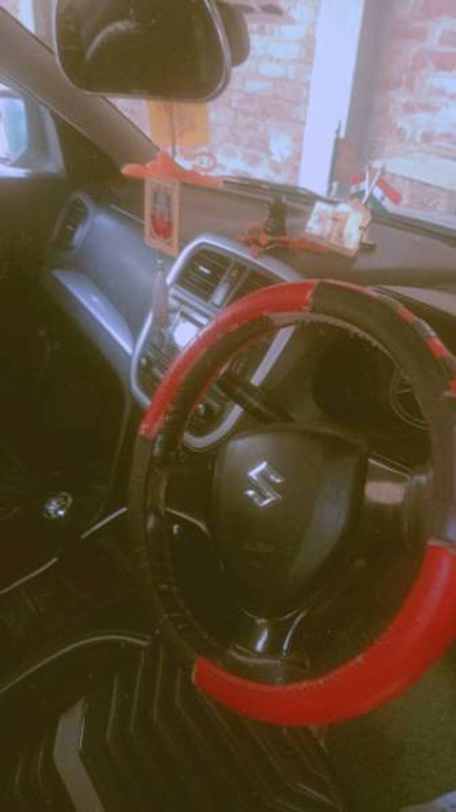 https://images10.gaadi.com/usedgaadi-sellcar/UsedCar/f520a3bca/a4caa5f8-72a9-46fc-b537-6d0a5a0066ef.jpg?imwidth=6401