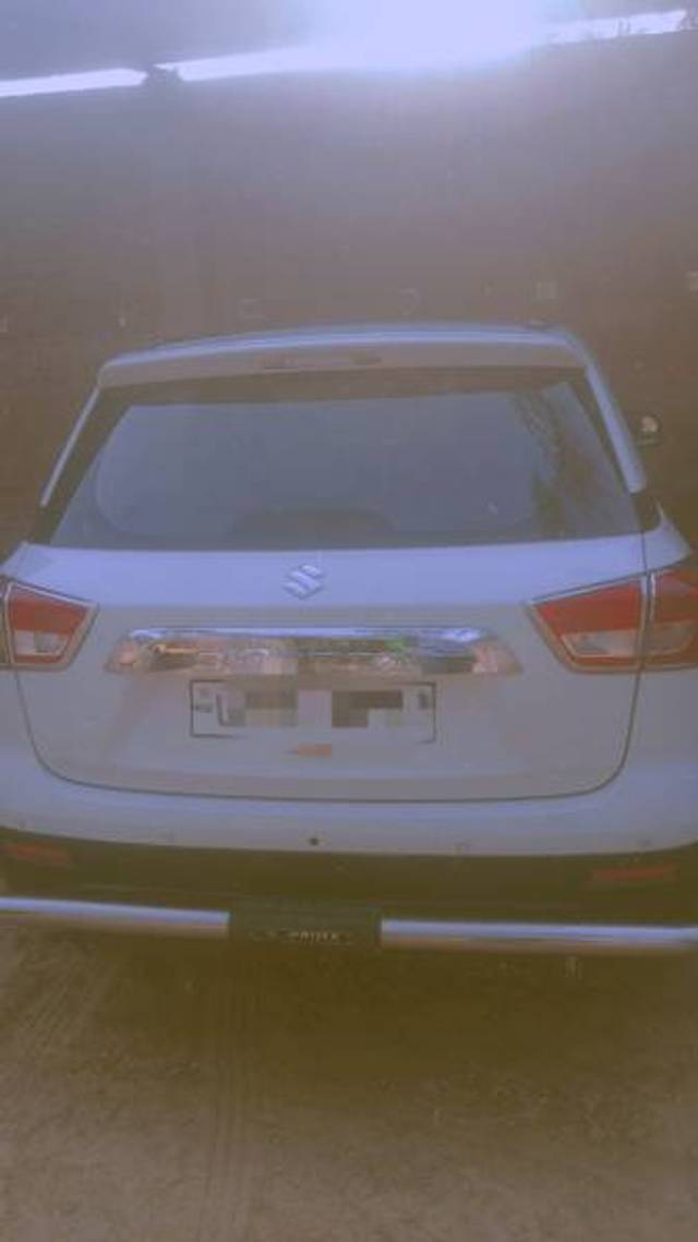 https://images10.gaadi.com/usedgaadi-sellcar/UsedCar/f520a3bca/e39b9f91-c21d-4b44-82e5-71ea68efbbc6.jpg?imwidth=6402