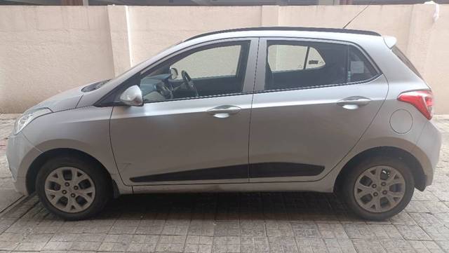 https://images10.gaadi.com/usedgaadi-sellcar/UsedCar/f5220217a/62d61a4b-bbab-4614-bb2d-1cef1a8501e3.jpg?imwidth=6402