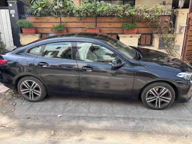 https://images10.gaadi.com/usedgaadi-sellcar/UsedCar/f52232dda/6c5c4353-5849-46cd-a611-d4f545d0a7aa.jpeg?imwidth=6401