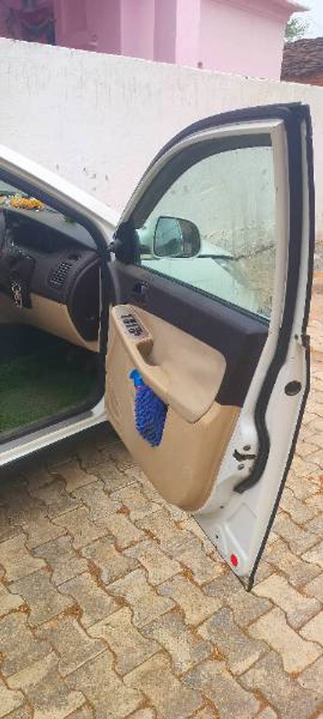 https://images10.gaadi.com/usedgaadi-sellcar/UsedCar/f522c534a/334e2578-a1c7-4a3c-8dd2-cc26c7585a99.jpg?imwidth=6402