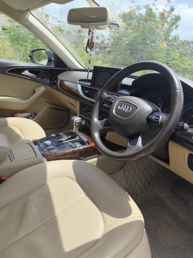 https://images10.gaadi.com/usedgaadi-sellcar/UsedCar/f522daeba/a066f8e3-8d81-4734-8885-ab14615a2521.jpeg?imwidth=6401